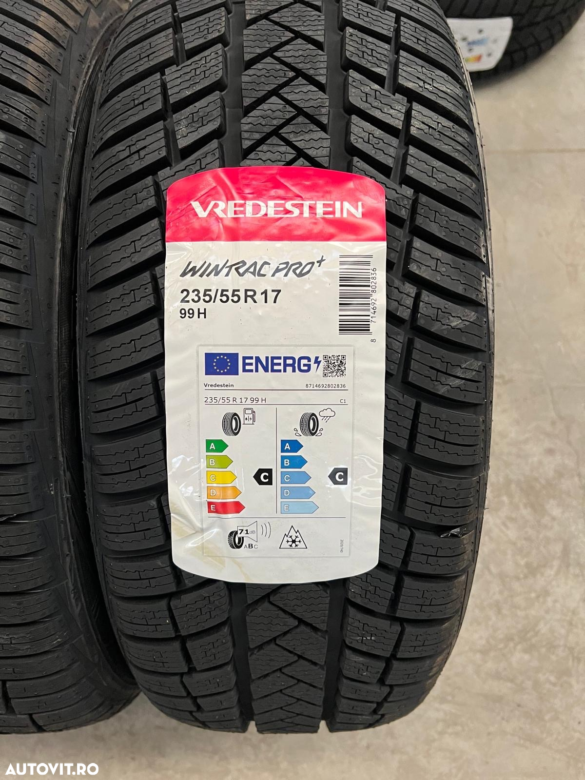 Vând 4 anvelope 235/55/17 vredestein de iarnă noi - 2