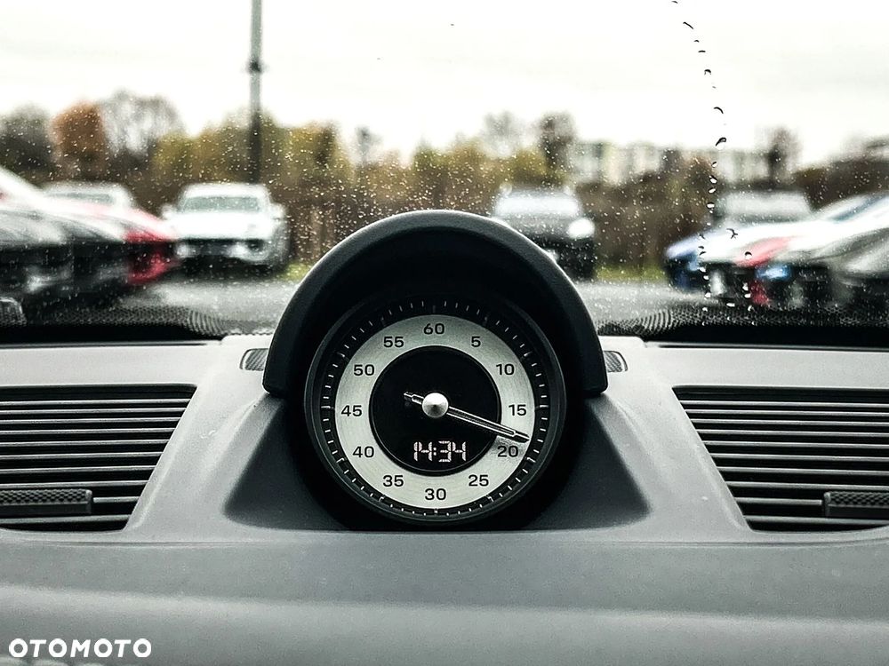 Porsche 911 Carrera T-Hybrid 4 GTS - 15