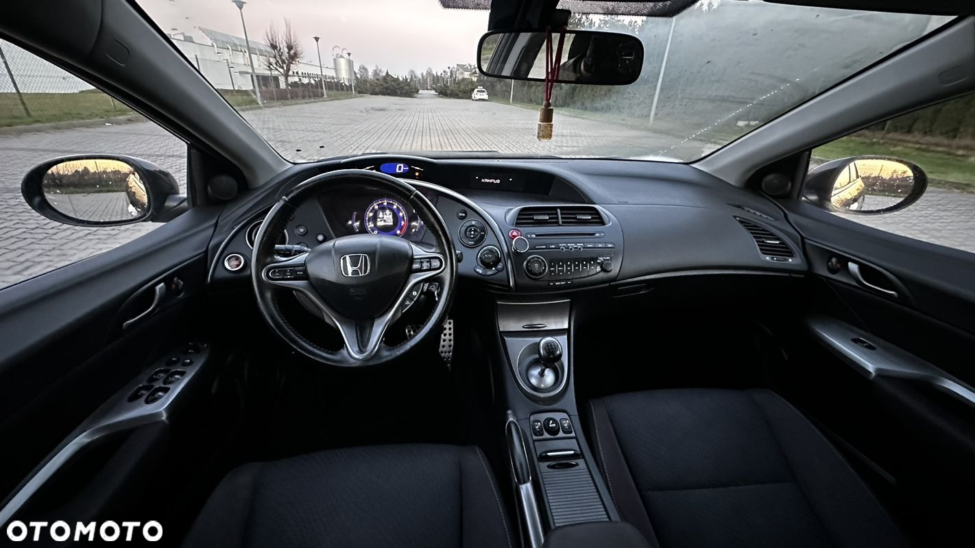 Honda Civic 1.8 Comfort - 32