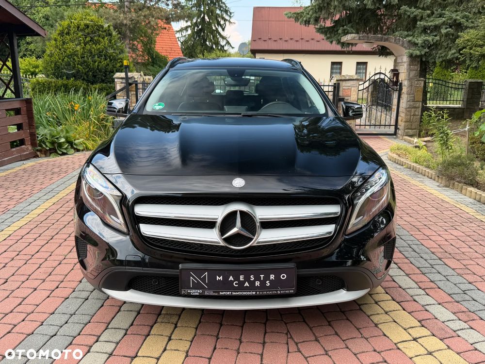 Mercedes-Benz GLA 200 Urban - 3