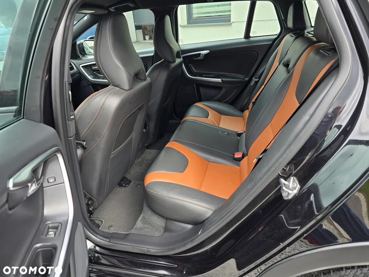 Volvo V60 Cross Country D3 Geartronic Momentum - 12