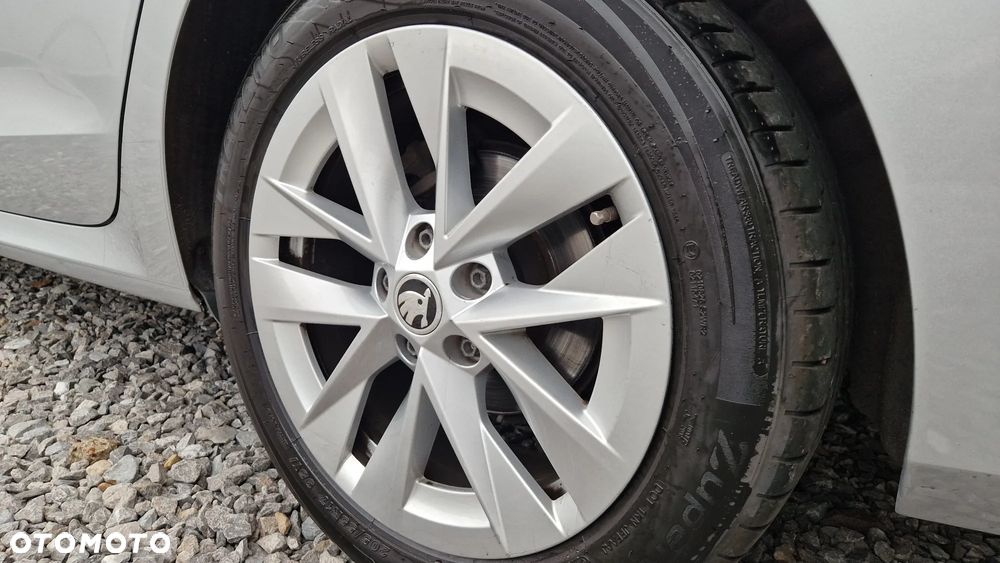 Skoda Octavia 2.0 TDI Style DSG - 32
