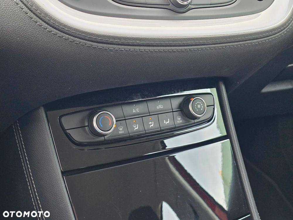 Opel Grandland X - 16