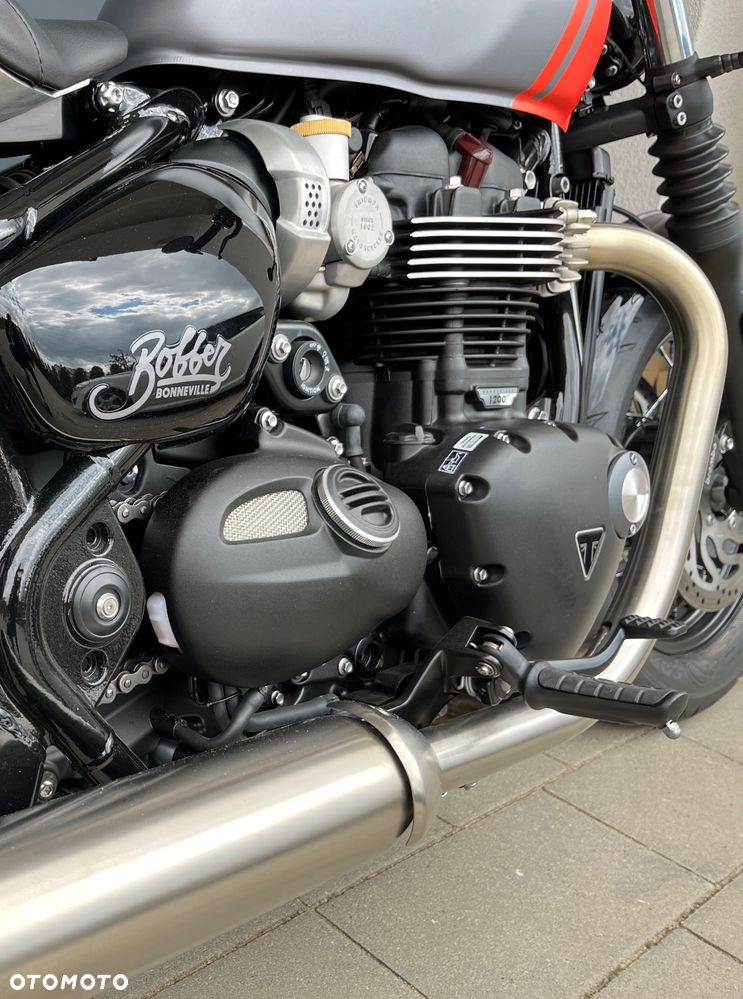 Triumph Bonneville Bobber - 7