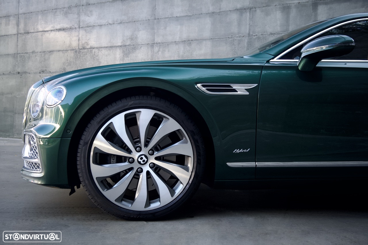 Bentley Flying Spur Hybrid - 12