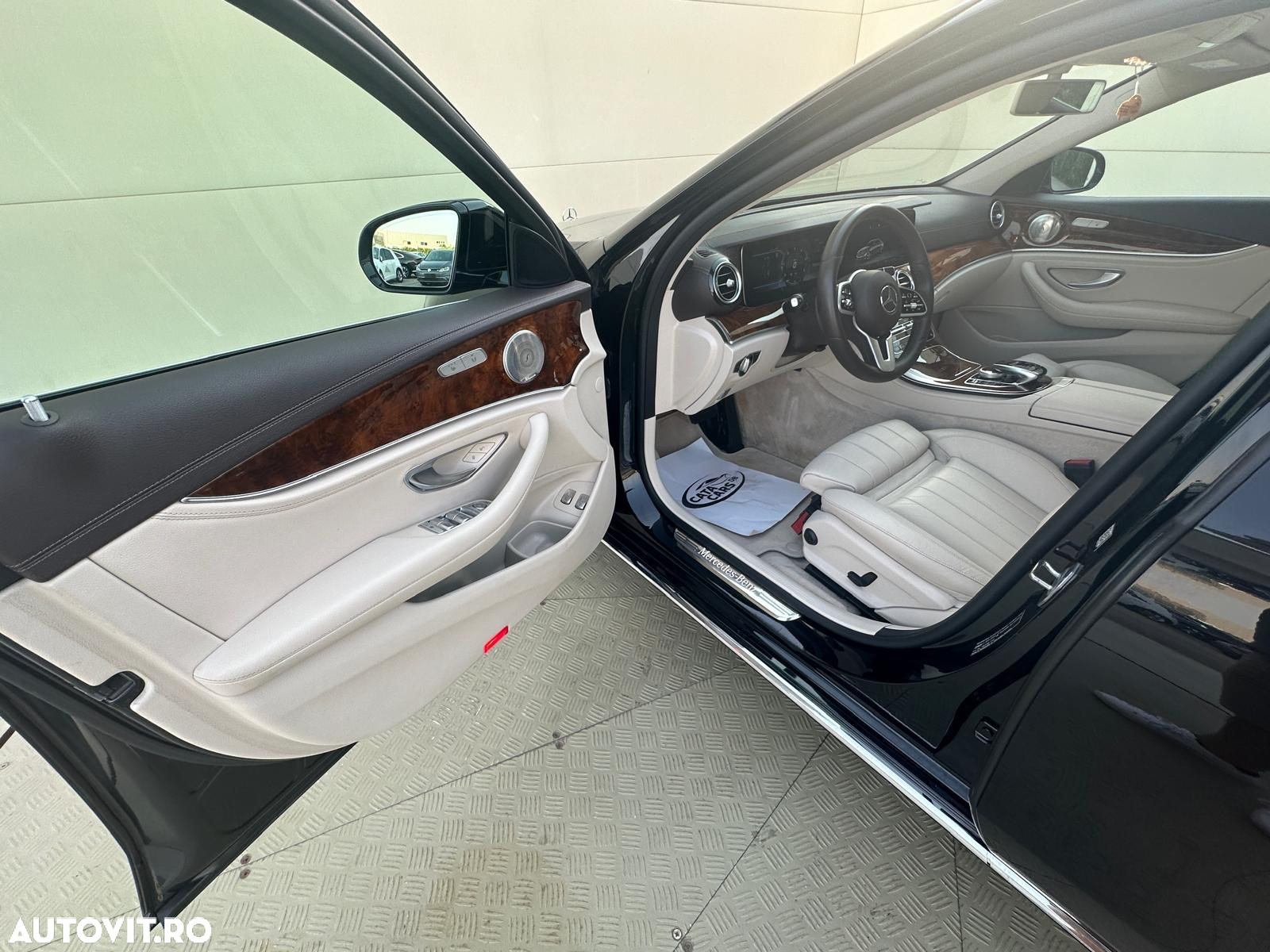 Mercedes-Benz E 220 d 4Matic T 9G-TRONIC Exclusive - 25