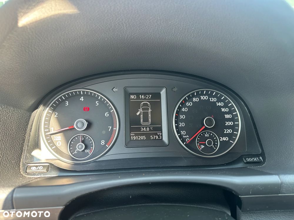 Volkswagen Touran - 19