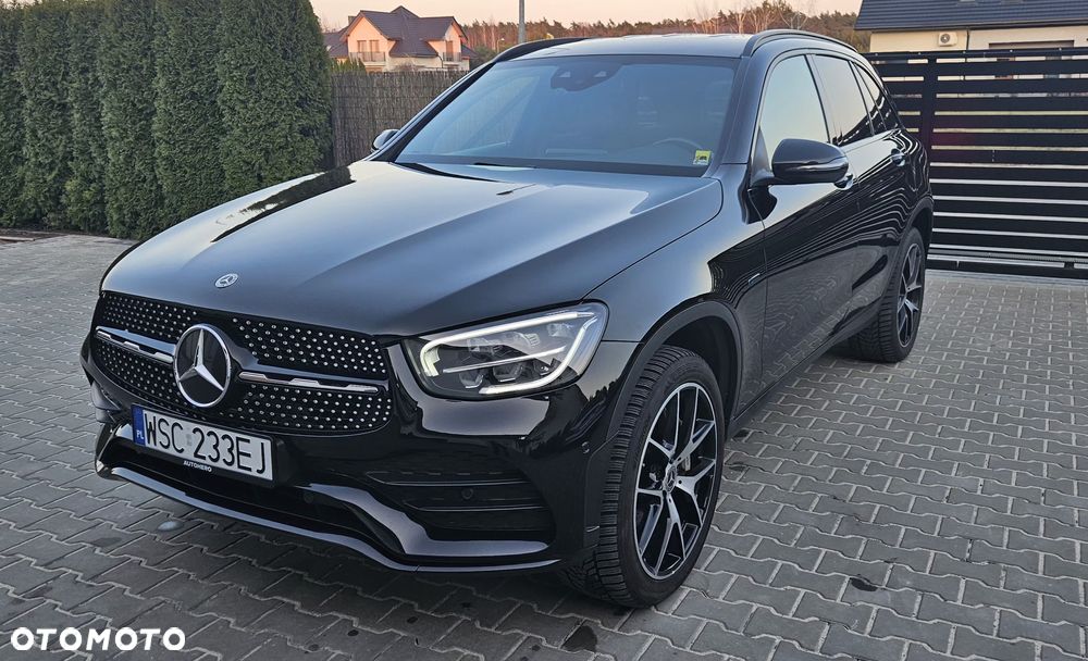 Mercedes-Benz GLC 220 d 4Matic 9G-TRONIC AMG Line - 2