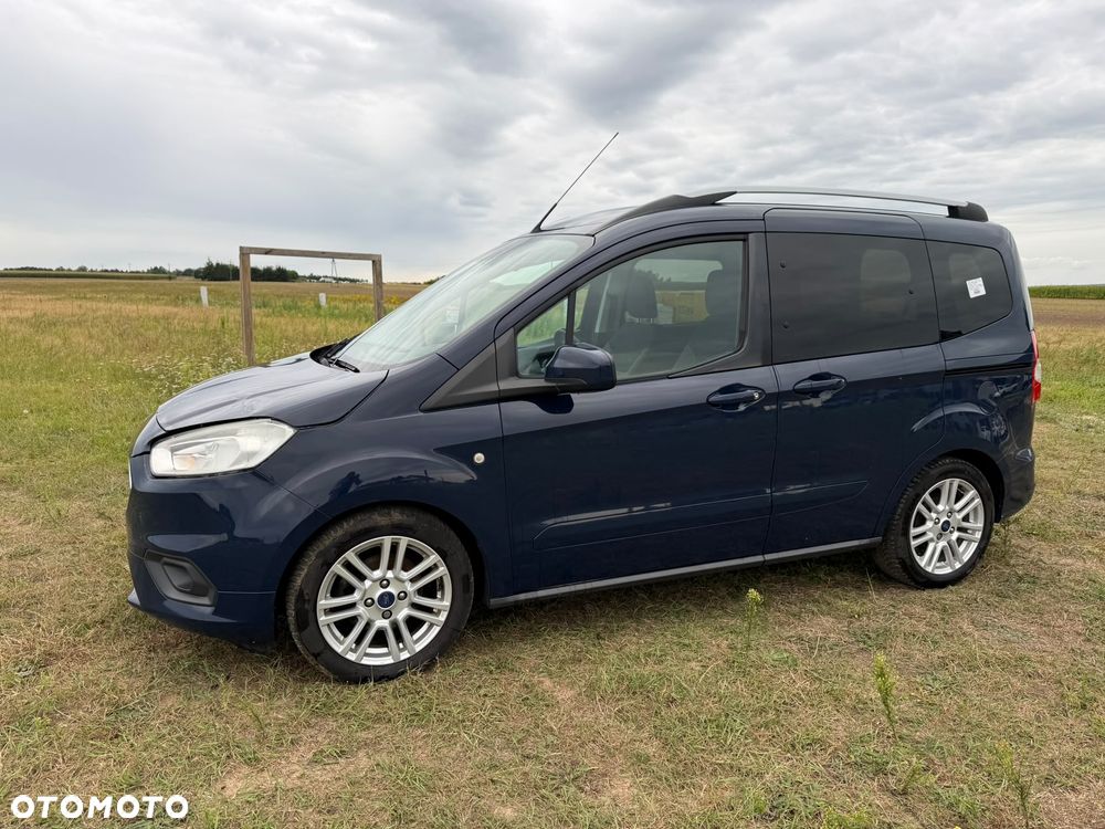 Ford Tourneo Courier 1.0 EcoBoost S&S Ambiente - 9