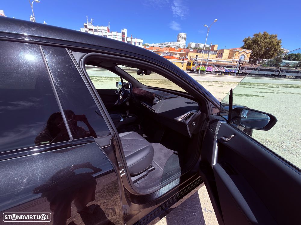 BMW iX xDrive 50 Pack Desportivo — fotografia 24