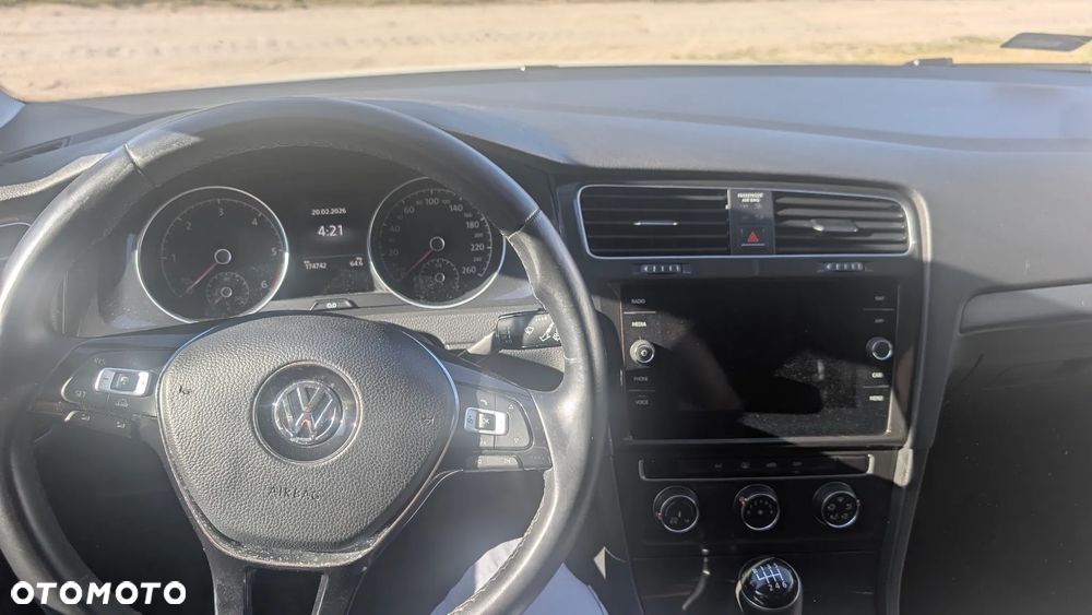 Volkswagen Golf 2.0 TDI BMT Comfortline - 9