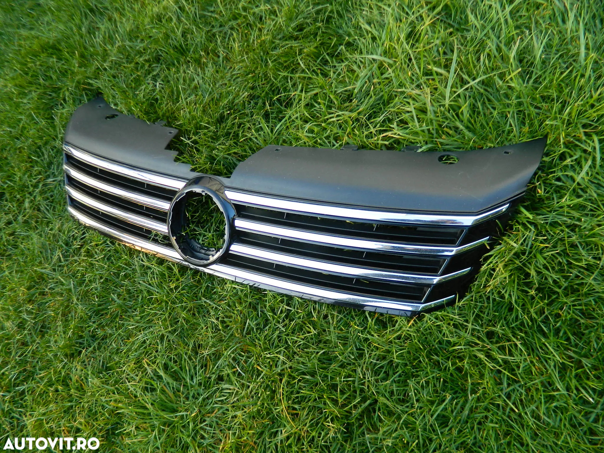 Grila centrala VW Passat model 2011-2014 aftermarket - 3