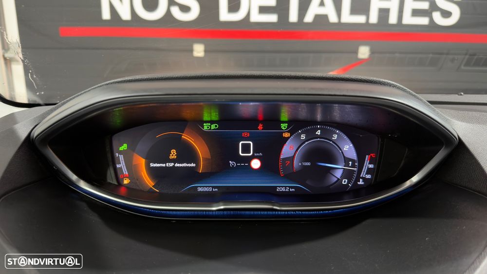 Peugeot 3008 PureTech 130 Stop & Start GPF Crossway - 36