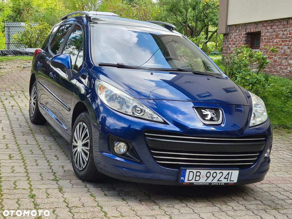 Peugeot 207 - 1