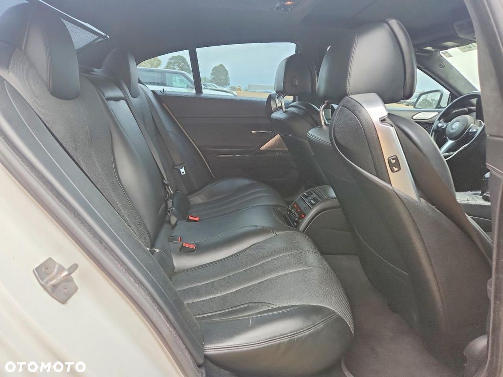 BMW Seria 6 650i - 11