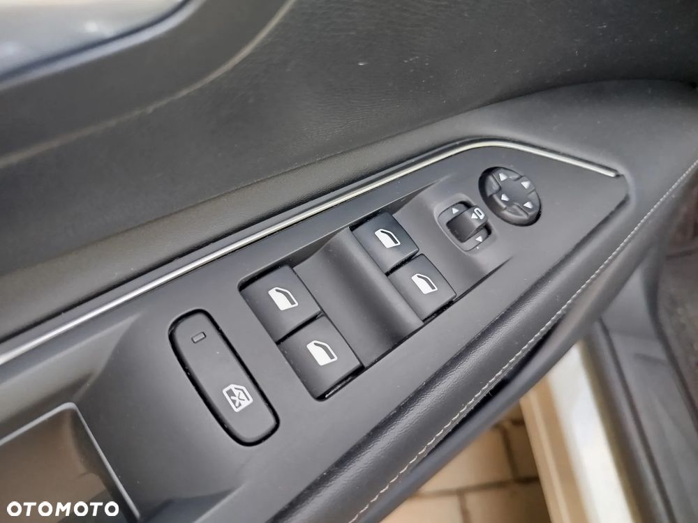 Peugeot 3008 BlueHDi 130 Stop & Start EAT8 Allure Business-Paket - 34