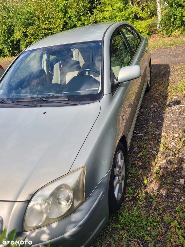 Toyota Avensis 2.0 VVT-i Sol - 4