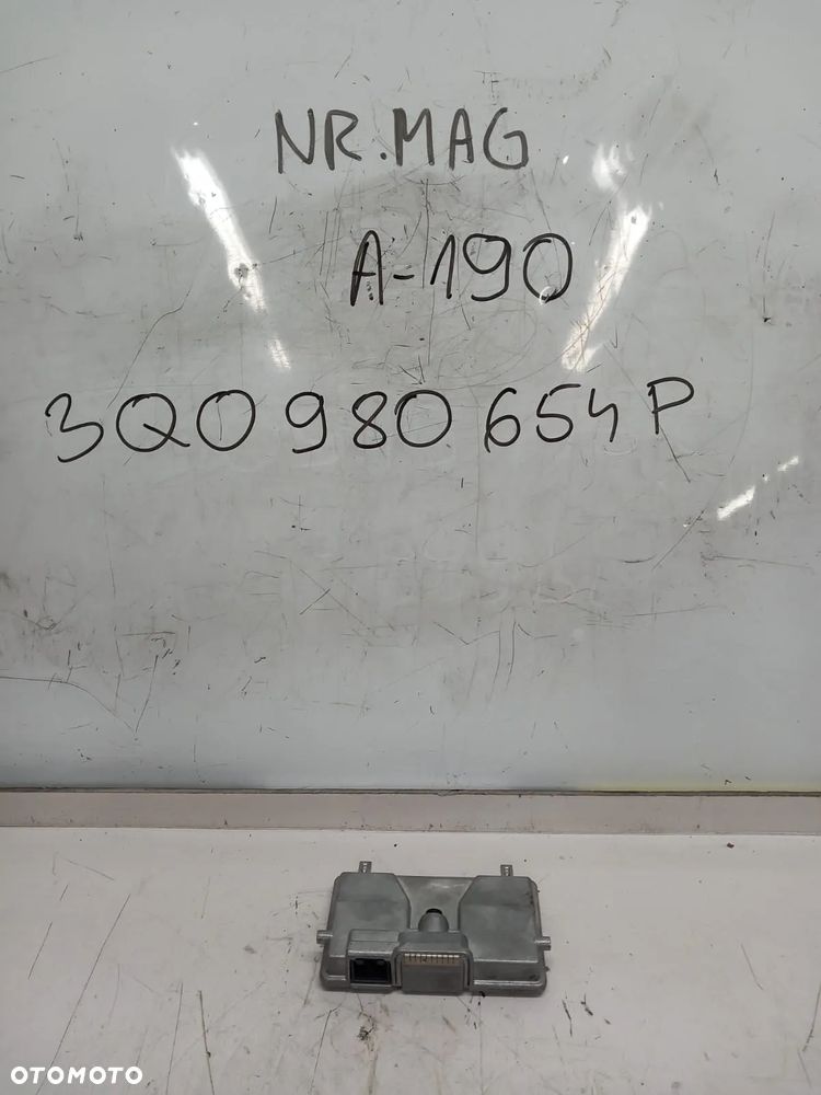 KAMERA ASYSTENT PASA RUCHU VW UP SKODA CITIGO 3Q0980654P - 1