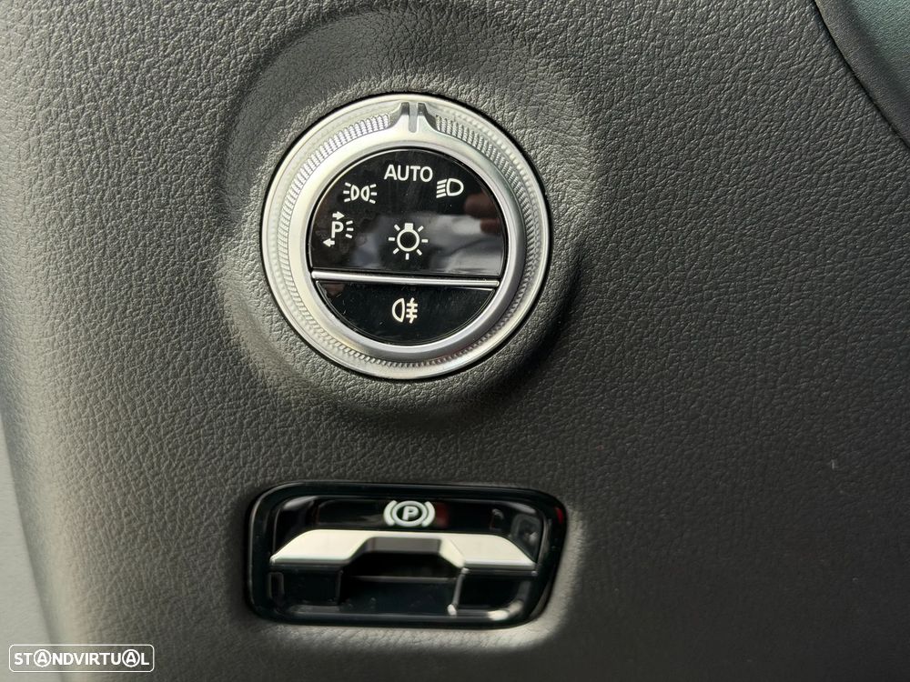 Mercedes-Benz C 300 e T 9G-TRONIC AMG Line - 33