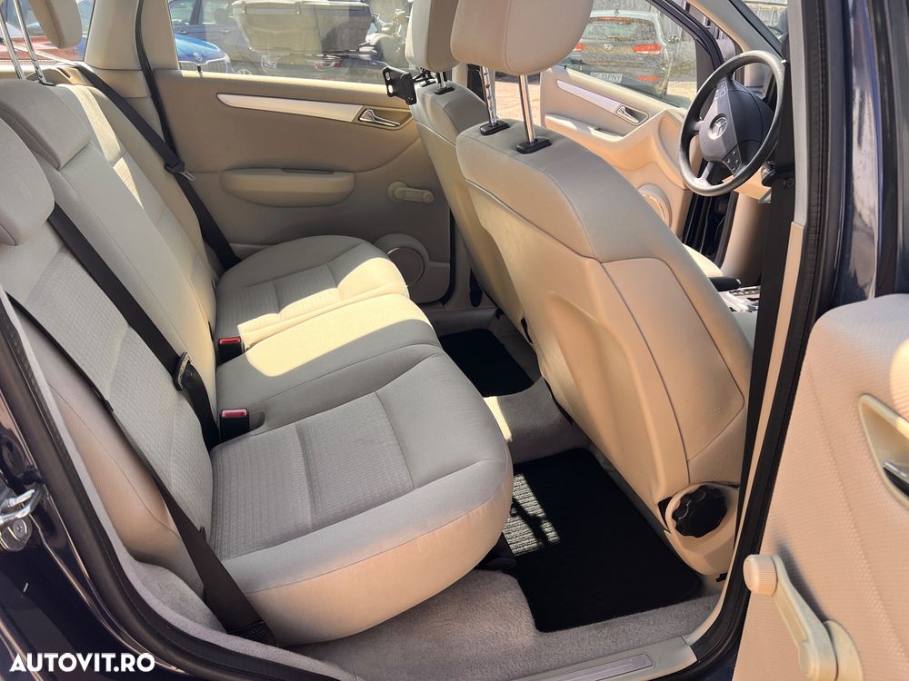 Mercedes-Benz B 180 - 20