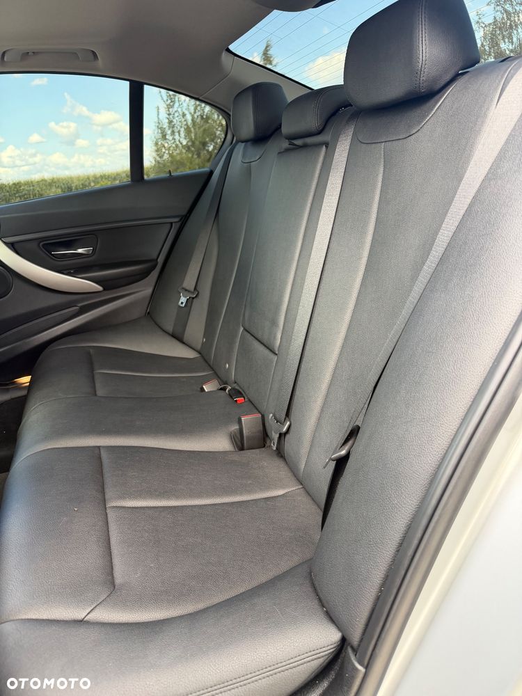 BMW Seria 3 - 23