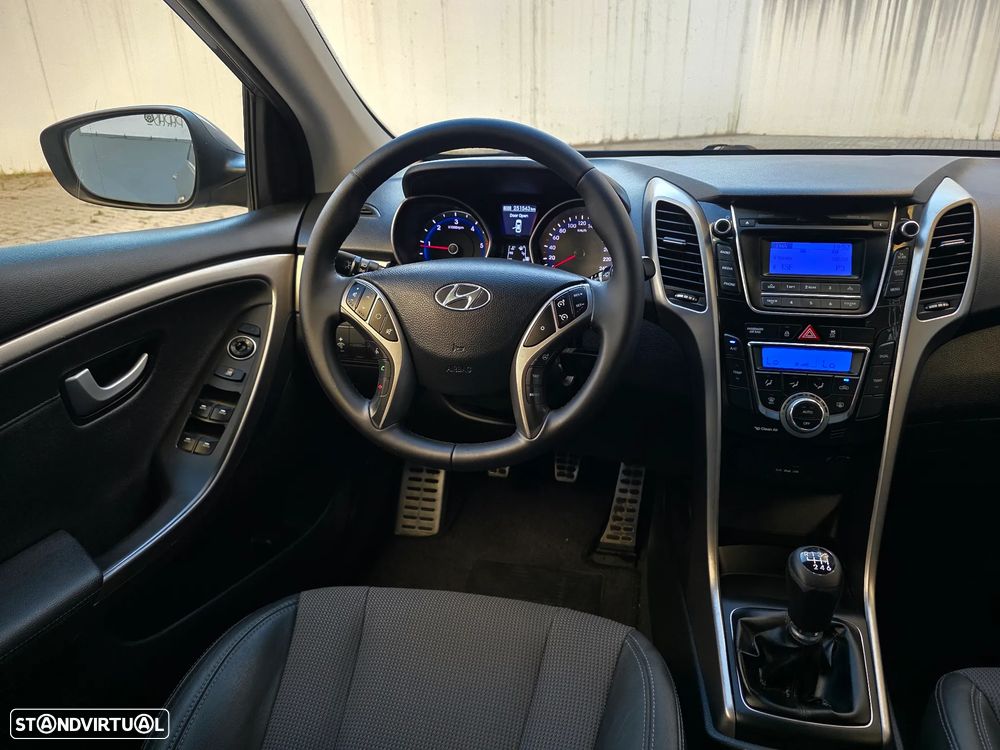 Hyundai i30 SW 1.6 CRDi Style J17 - 35