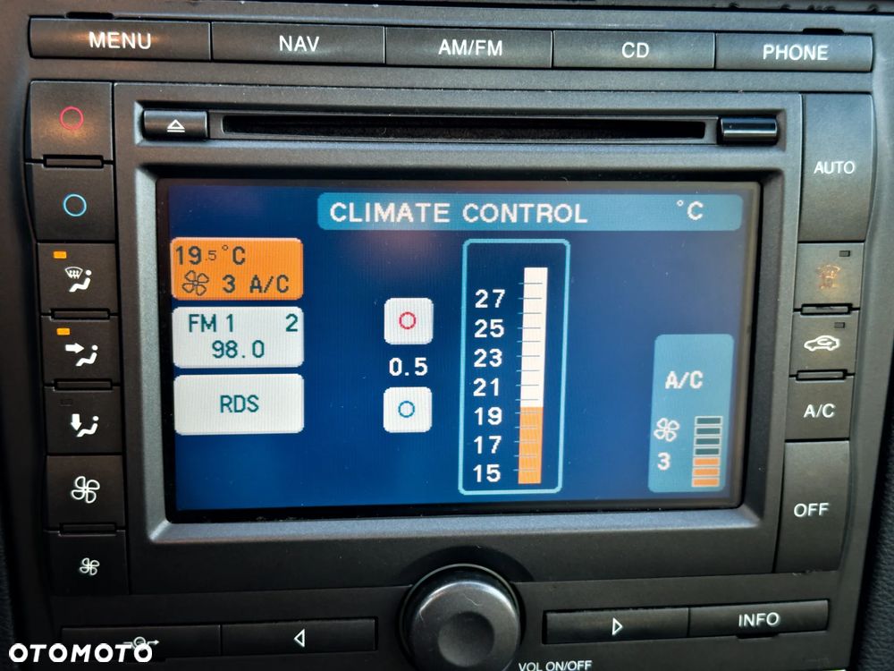 Ford Mondeo V6 ST 220 - 25