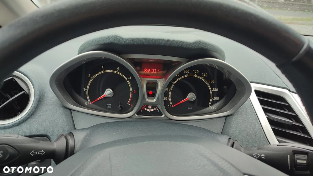Ford Fiesta 1.25 Titanium - 33