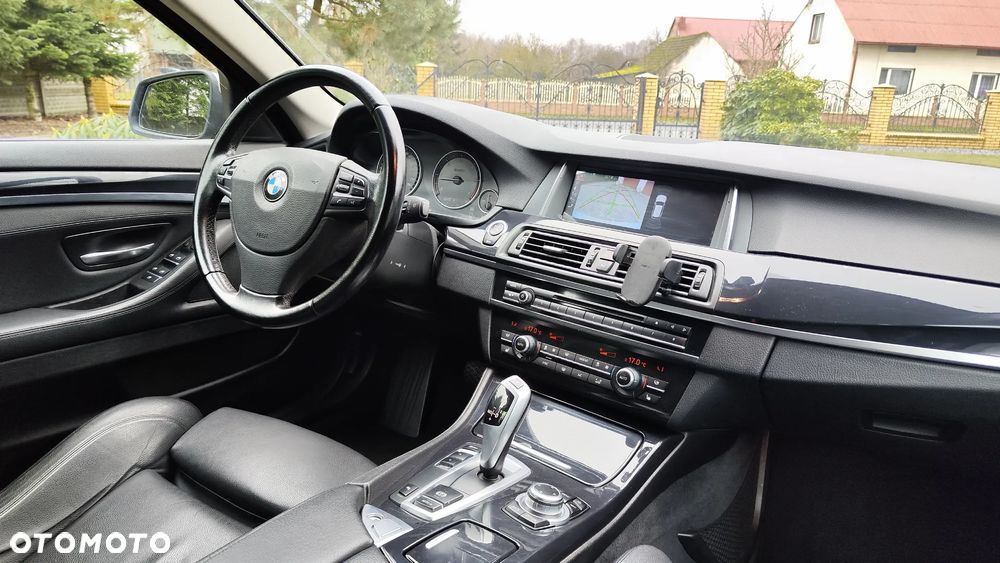 BMW Seria 5 520d - 29