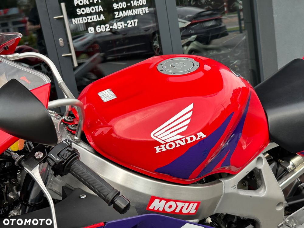 Honda CBR - 36