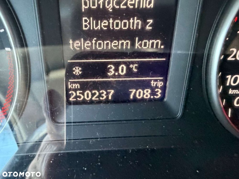 Volkswagen Touran 1.6 TDI DPF BlueMotion Technology DSG Highline - 36