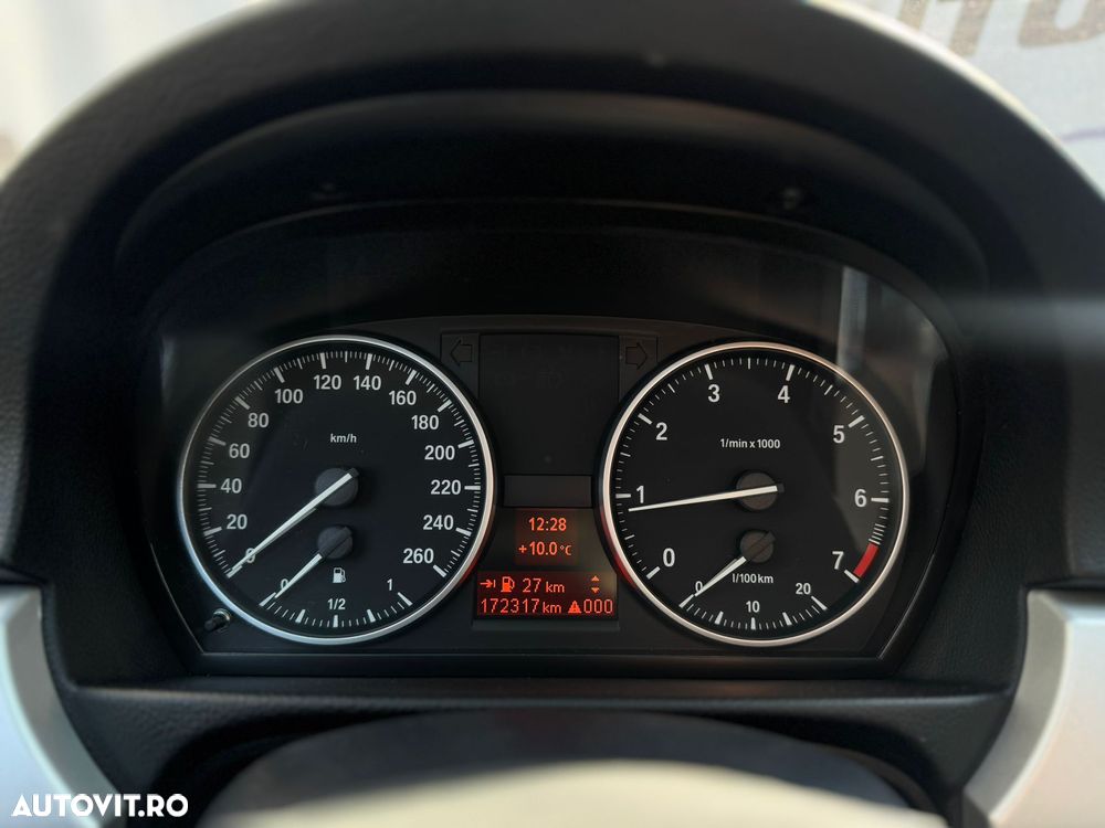 BMW Seria 3 318i - 26