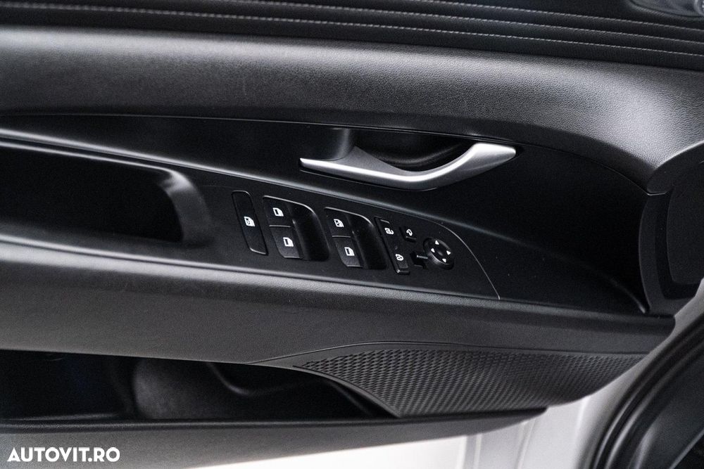 Hyundai Elantra 1.6 l 123 CP 6MT Highway - 17