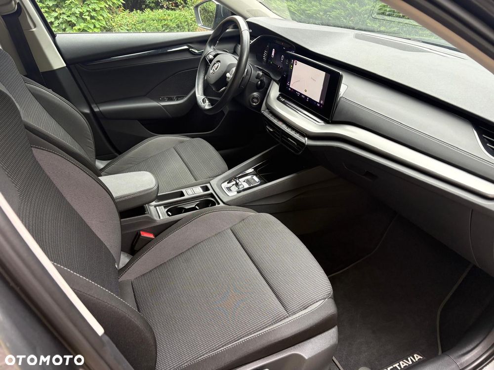 Skoda Octavia 2.0 TDI Ambition DSG - 8