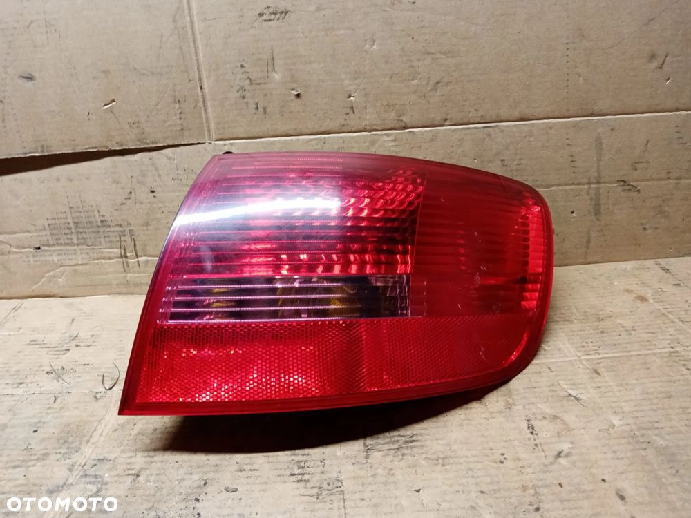 Lampa prawy tył tylna prawa Audi A6 C6 Kombi - 2