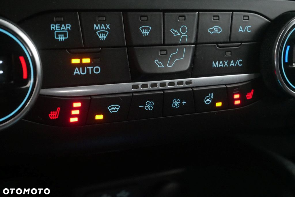 Ford Kuga - 21