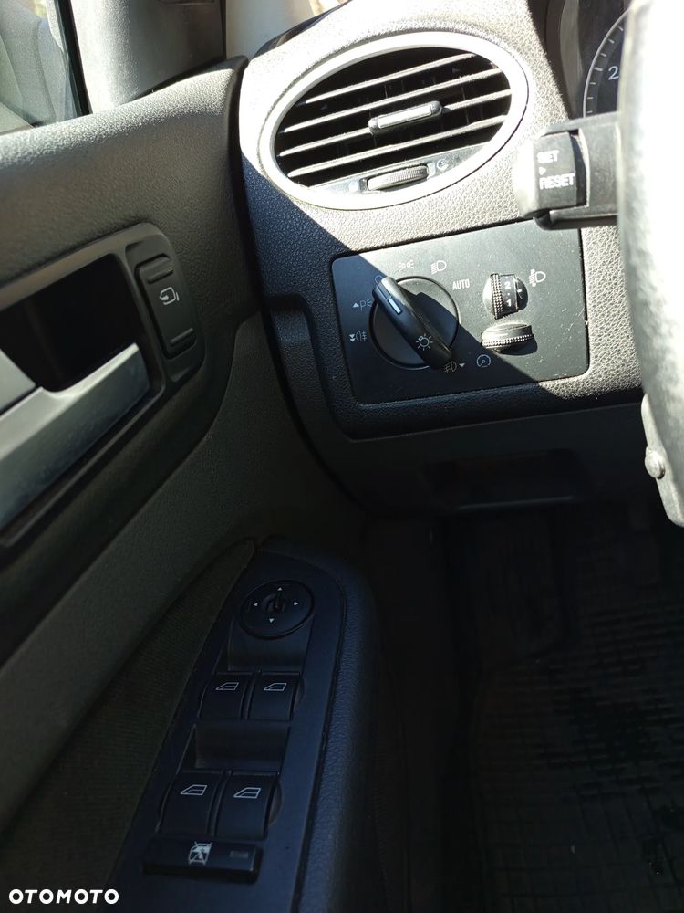 Ford Focus 1.6 FX - 9