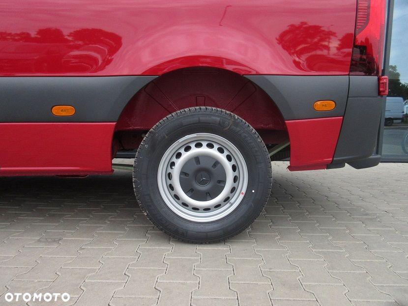 Mercedes-Benz Sprinter - 12