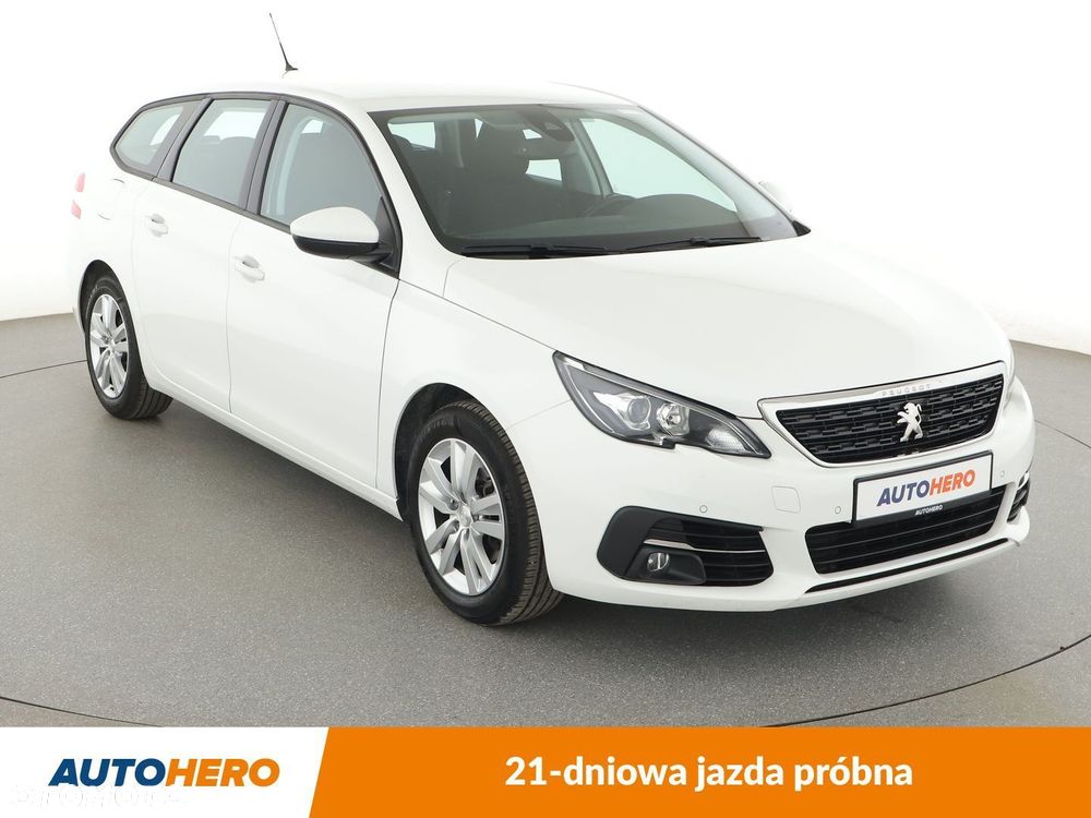 Peugeot 308 - 8