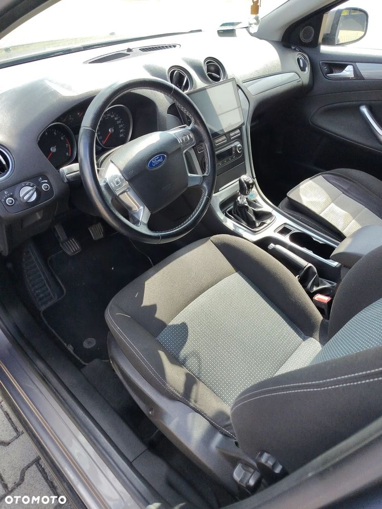 Ford Mondeo - 12