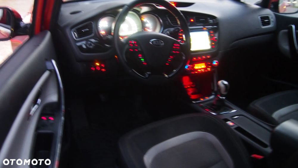 Kia Ceed - 10