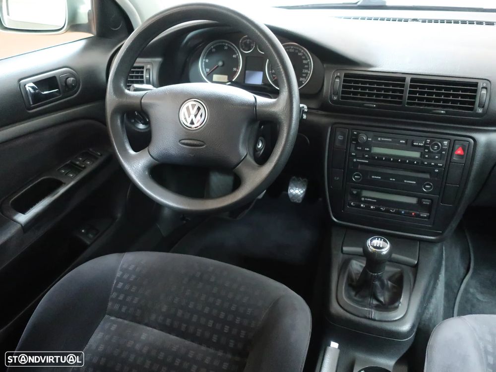 VW Passat 1.9 TDi Confortline - 18