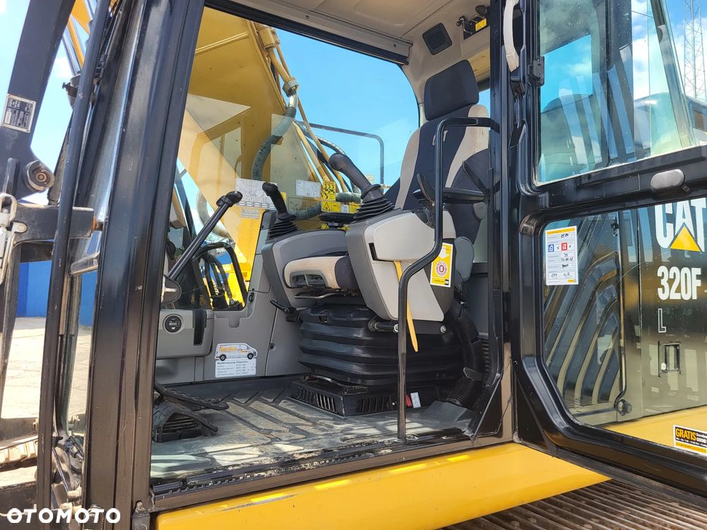 Caterpillar 320 FL spr z Niemiec oryginał - 12