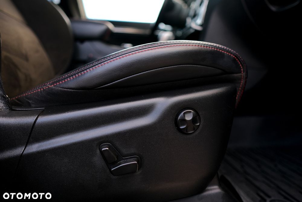 Jeep Grand Cherokee - 38