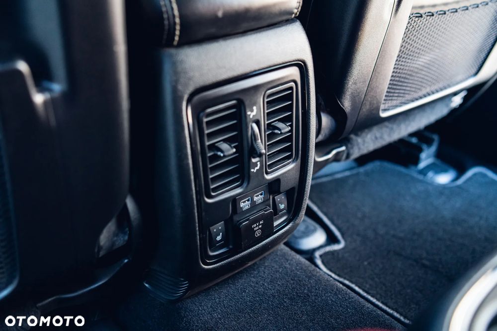 Dodge Durango 6.4 SRT - 36