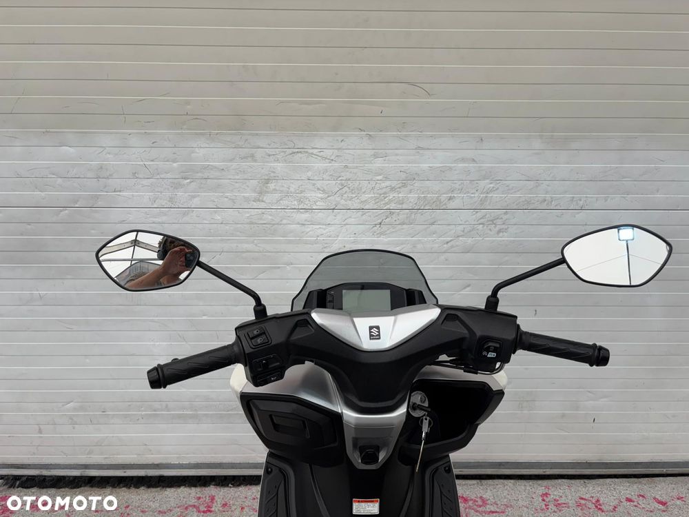 Suzuki Burgman - 25