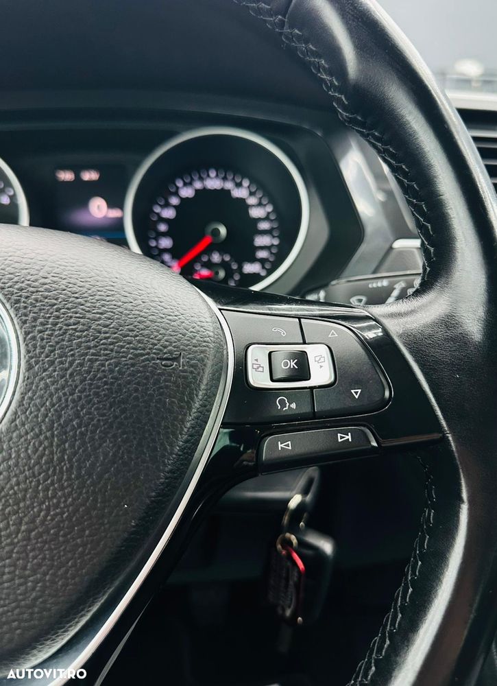 Volkswagen Tiguan - 35