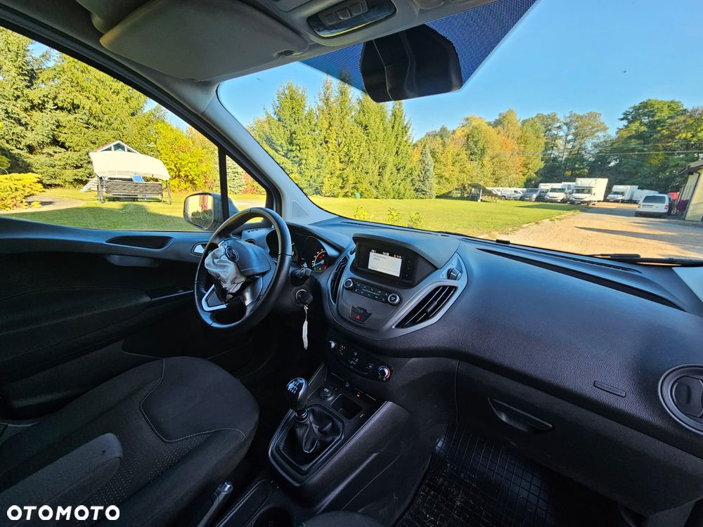 Ford Transit Courier - 17