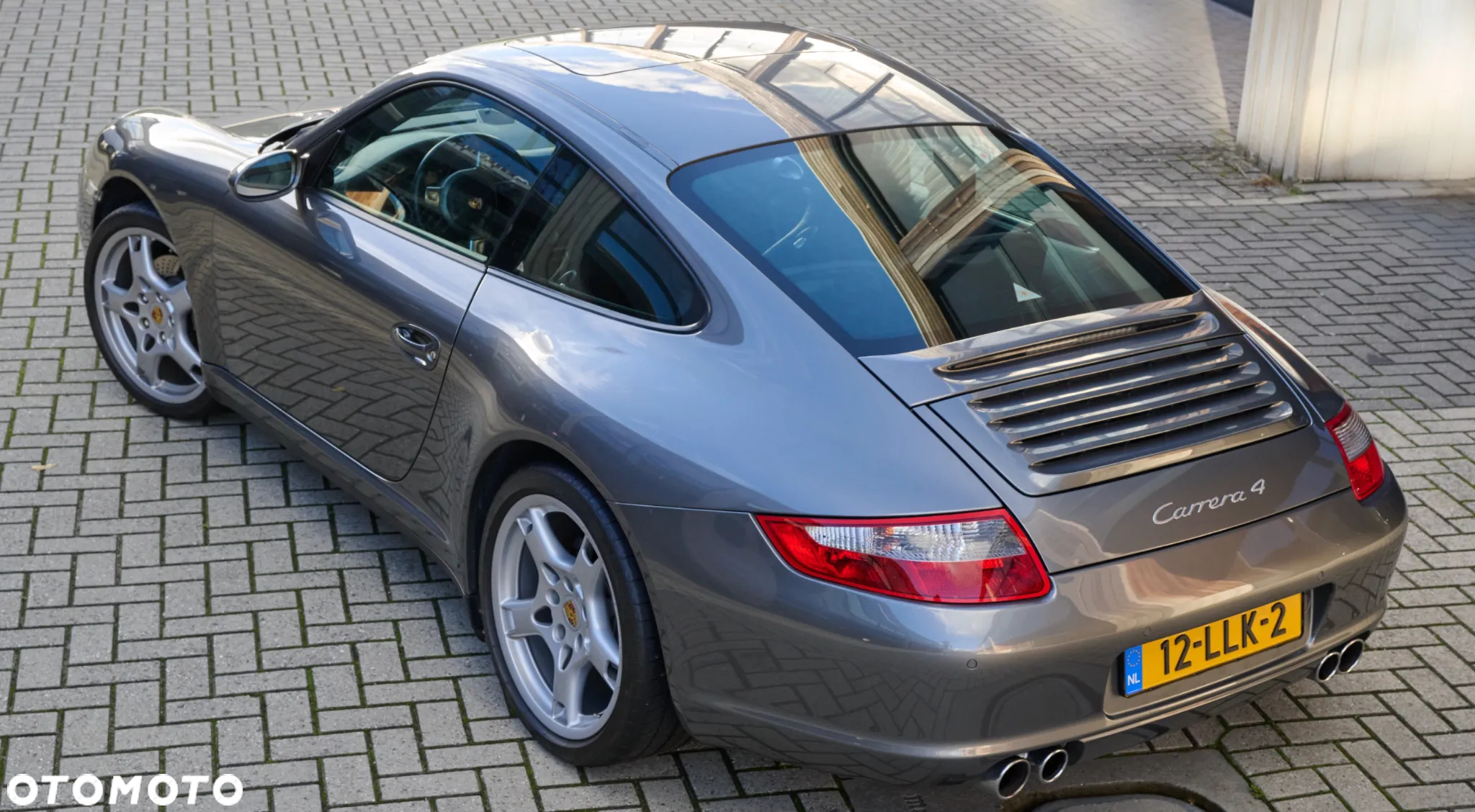 Porsche 911 Carrera 4 - 5