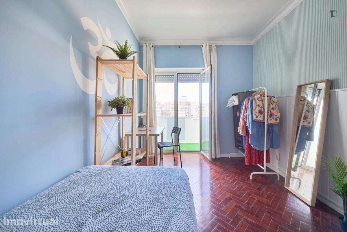 Quarto - localizado em Intendente Lisbon - Grande imagem: 4/32